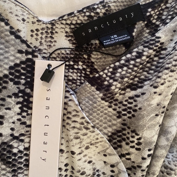 Womens snakeskin design classic wrap dress - Picture 5 of 6